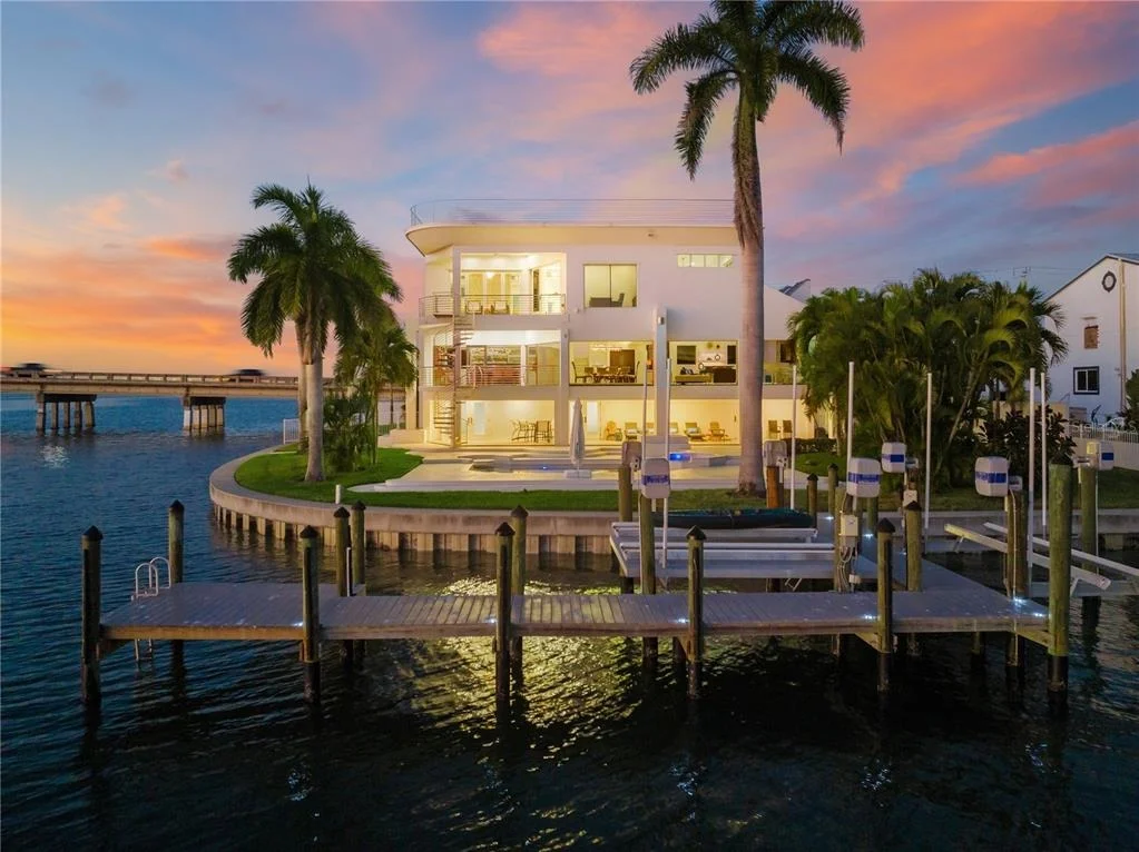 Photo of 1400 SIESTA DRIVE