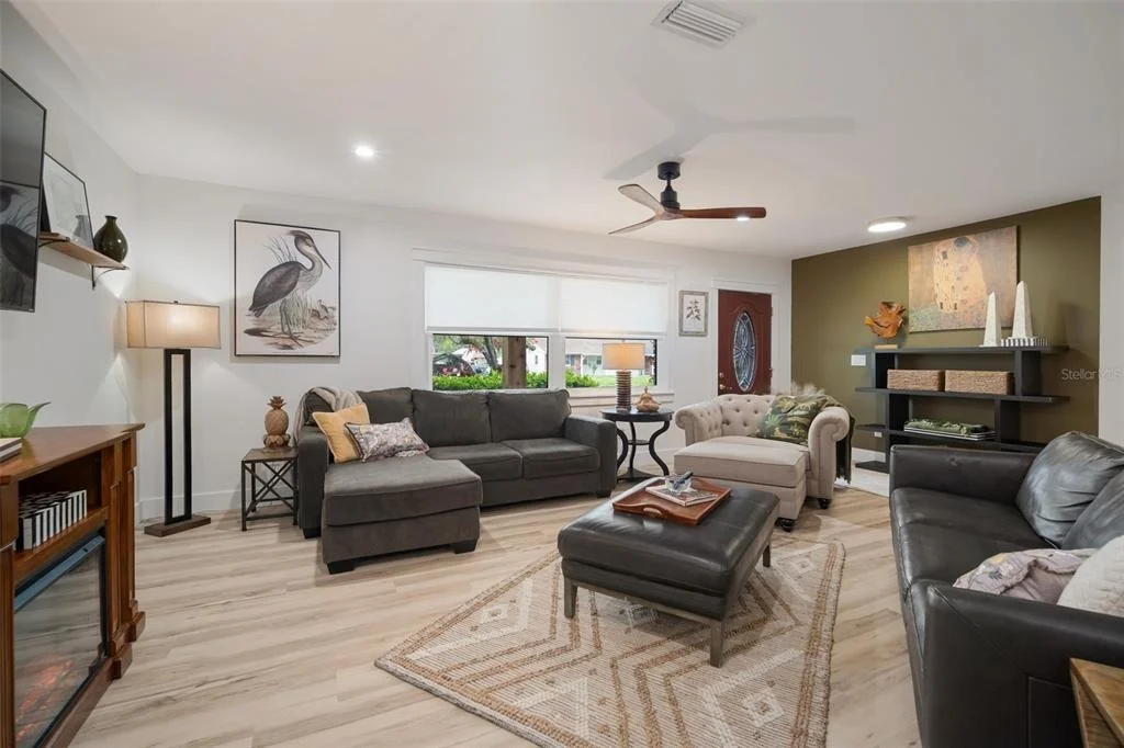 Photo of 1003 MANDALAY DRIVE