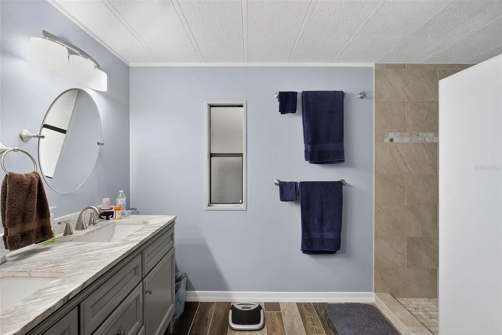 Photo of 652 LA SALA