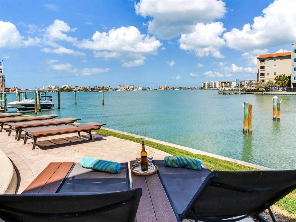 Photo of Unit B at 210 DOLPHIN POINT