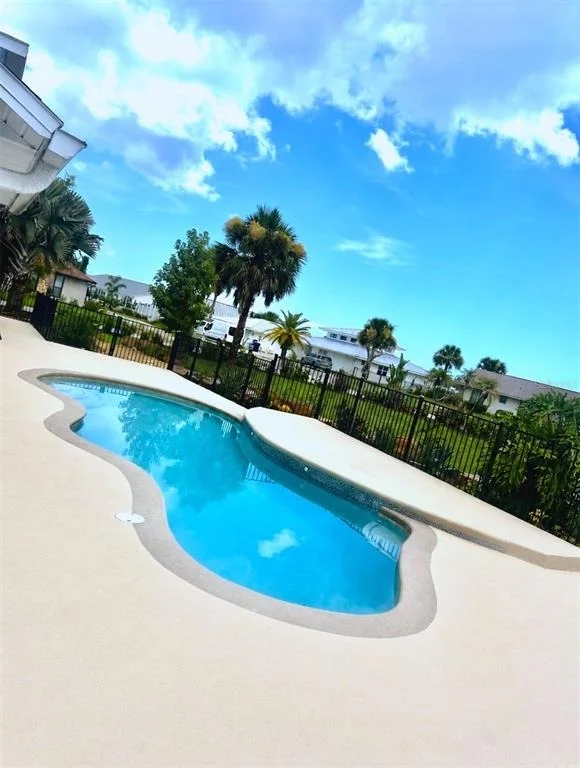 Photo of 1 HARRIS CIRCLE