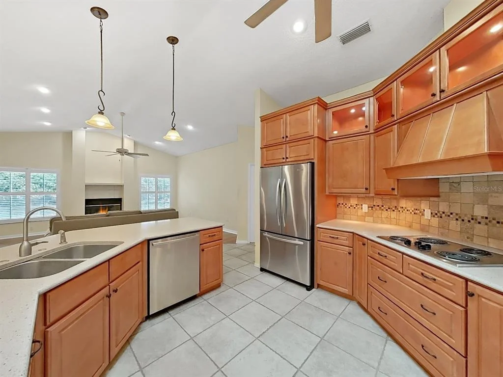 Photo of 611 TOMOKA DRIVE