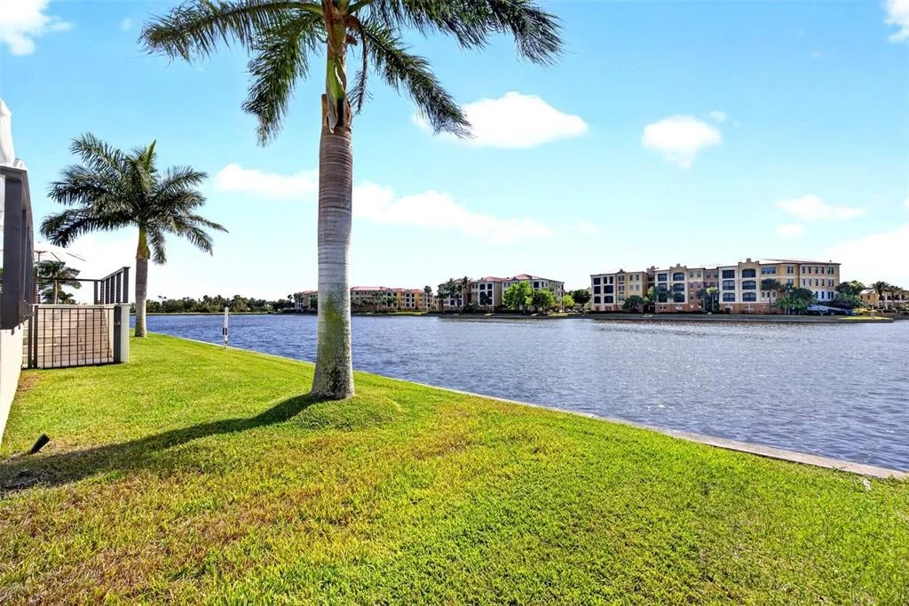 Photo of 125 COLONY POINT DRIVE