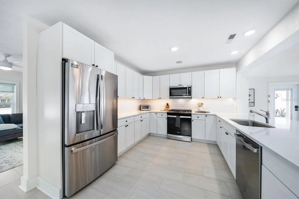 Photo of 1018 BAY ESPLANADE