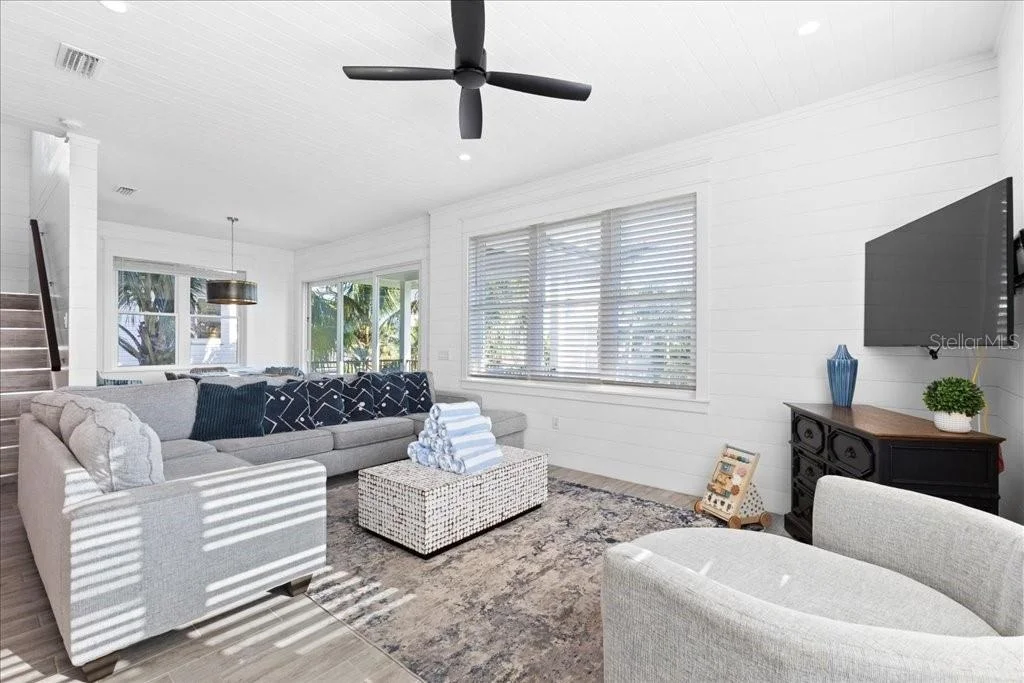 Photo of 239 S HARBOR DRIVE