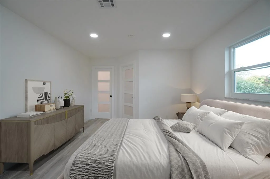 Photo of 1461 ROYAL ROAD