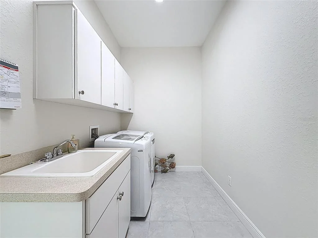 Photo of 1321 VALIANT AVENUE