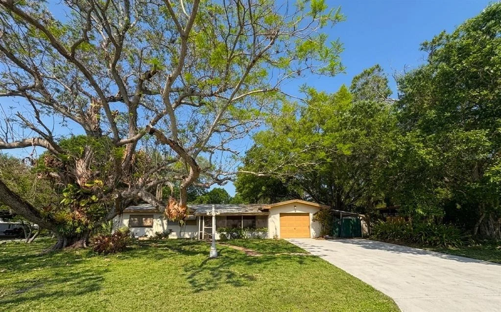 Photo of 1799 LAKE CIRCLE