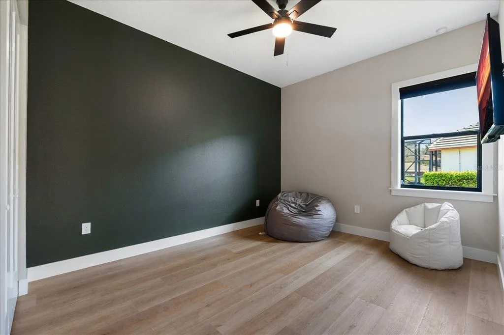 Photo of 46 RIVERVIEW BEND N