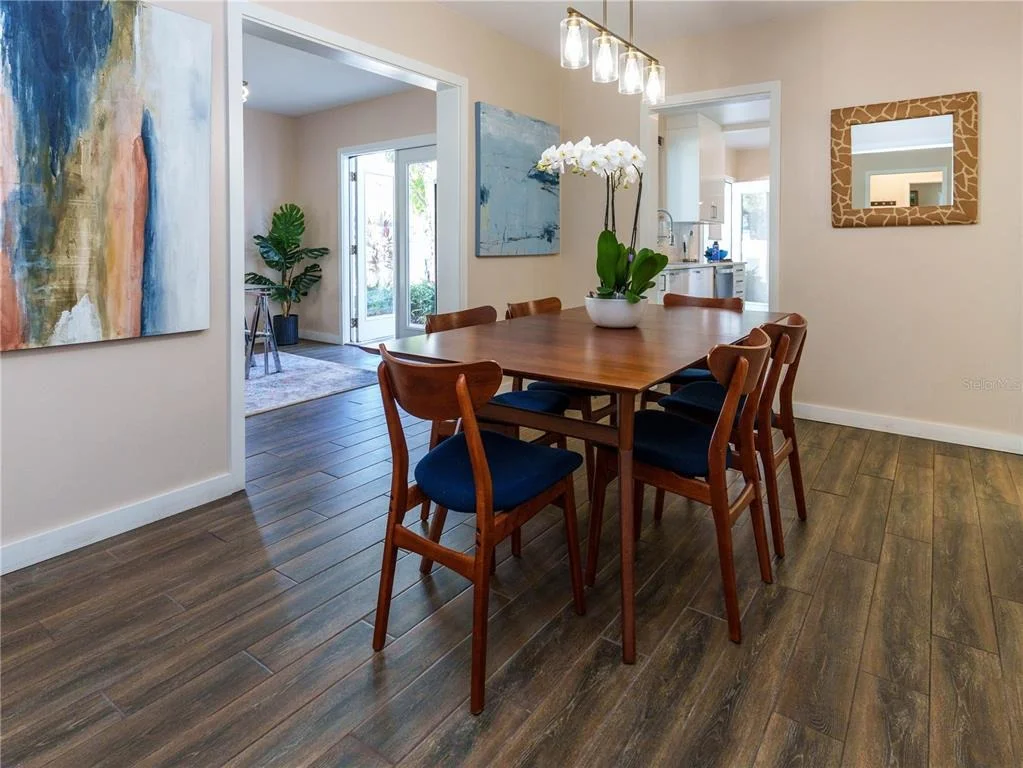 Photo of 2633 W SUNSET DRIVE