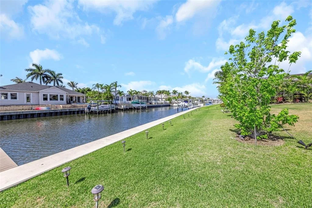 Photo of 1016 SIGNET DRIVE