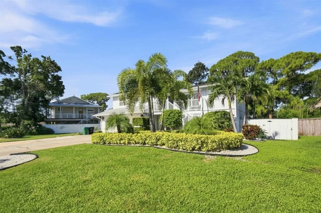 Photo of 201 LAGOON DRIVE