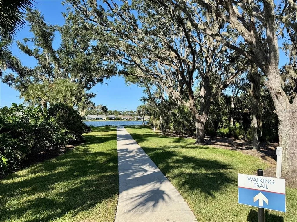 Photo of 7526 RIDGELAKE CIRCLE