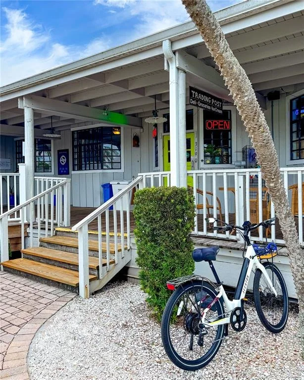 Photo of 3341 SUNSET KEY CIRCLE