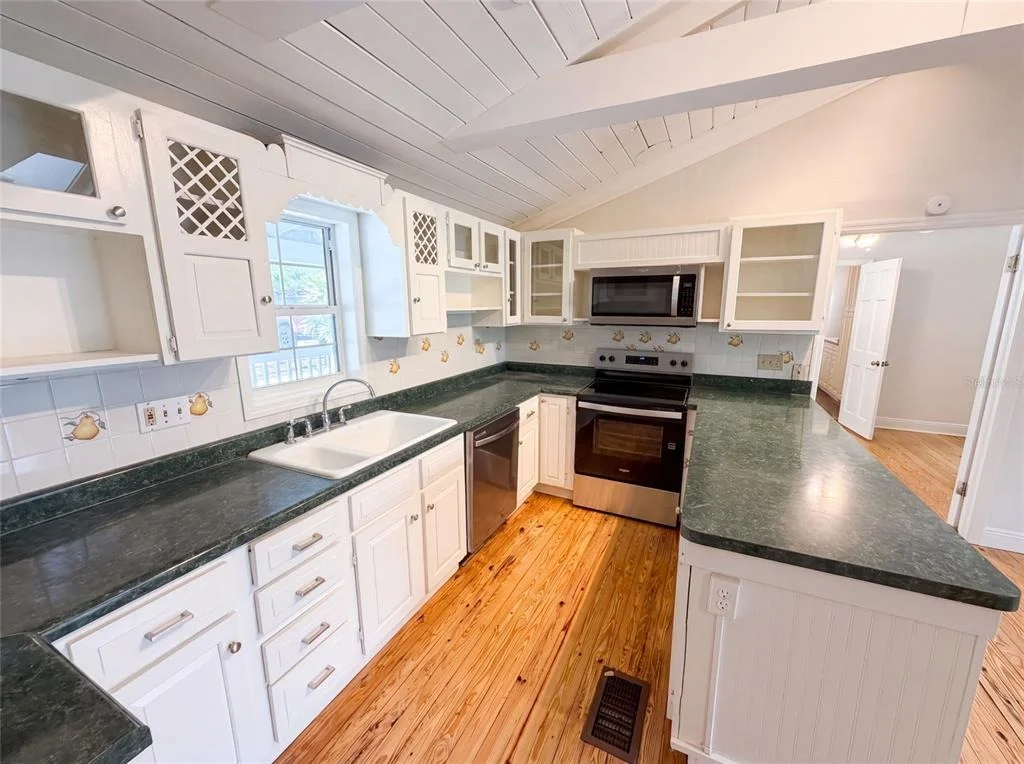 Photo of 175 LAKE GENEVA ROAD