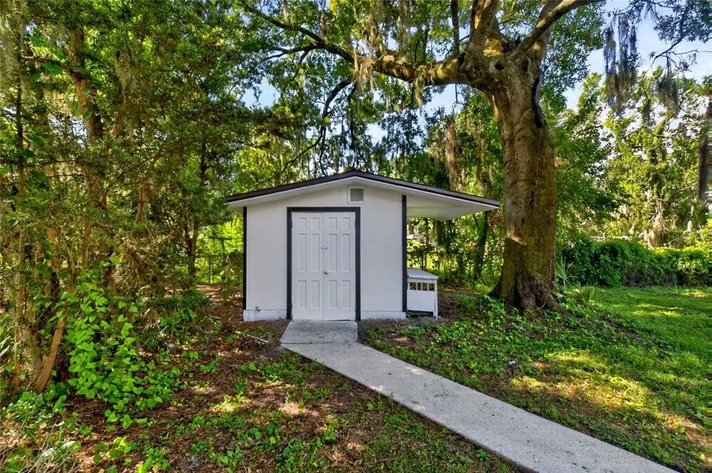 Photo of 5212 CLARENDON ROAD