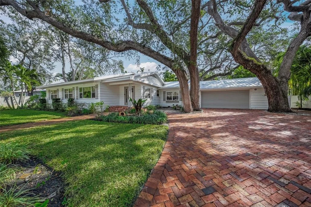 Photo of 3331 OLD OAK DRIVE