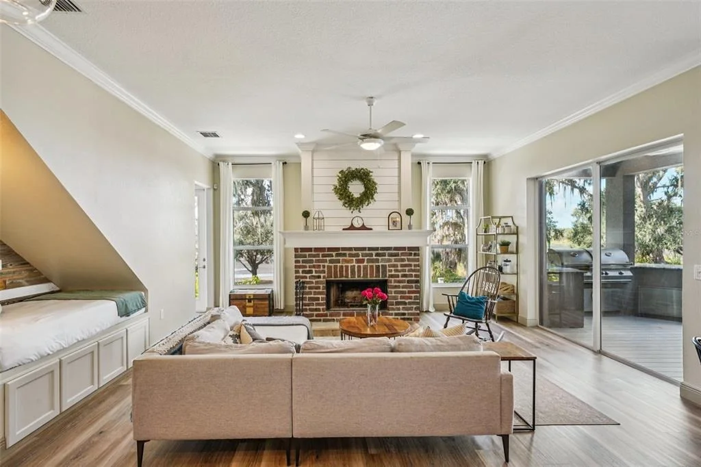 Photo of 11325 HIDDEN VALLEY LANE
