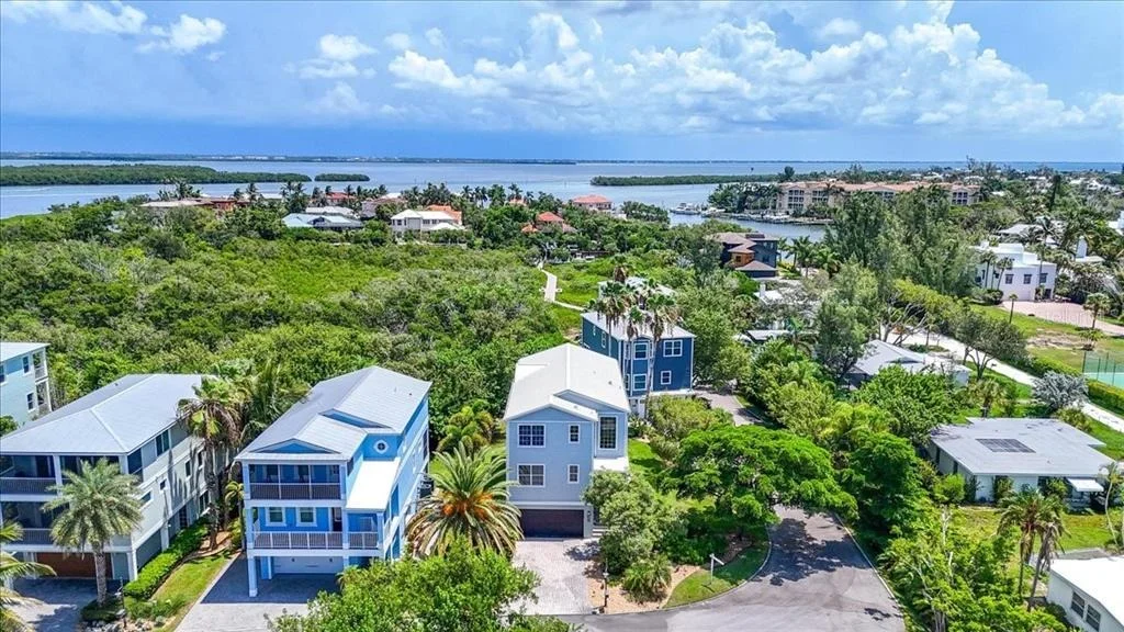 Photo of 6330 LAGUNA DRIVE