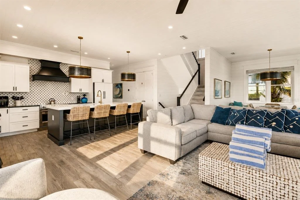 Photo of 239 S HARBOR DRIVE