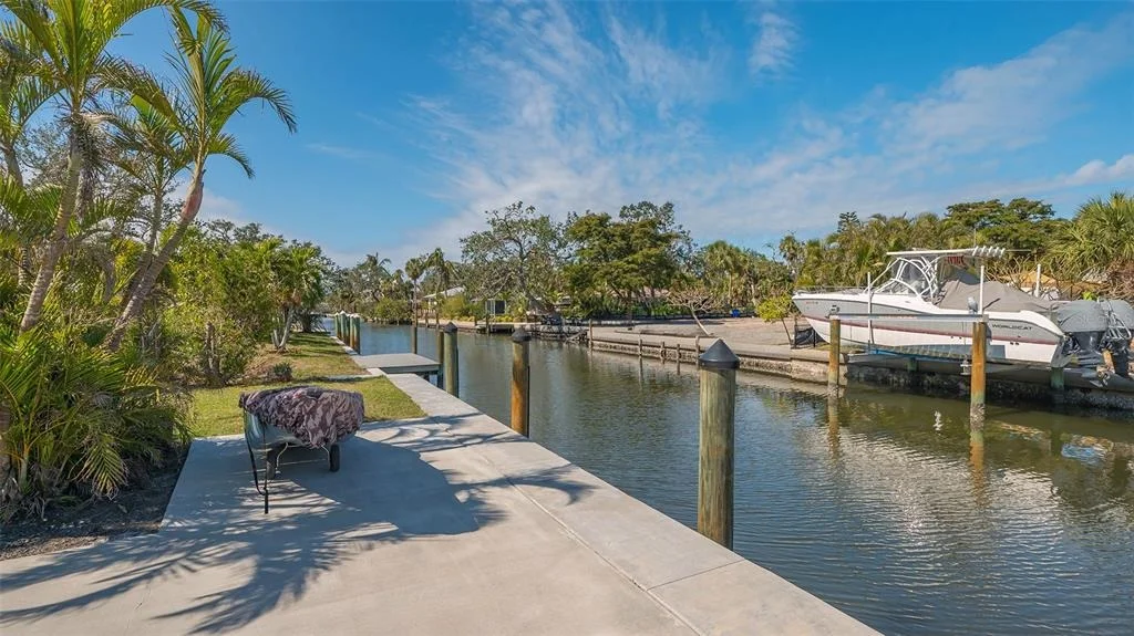 Photo of 619 BUTTONWOOD DRIVE