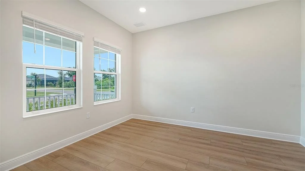 Photo of 10005 POWELL AVENUE