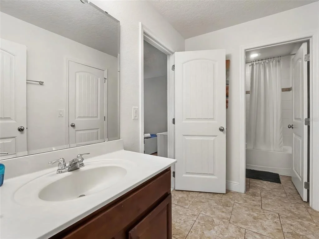 Photo of 4127 OAK TREE DRIVE