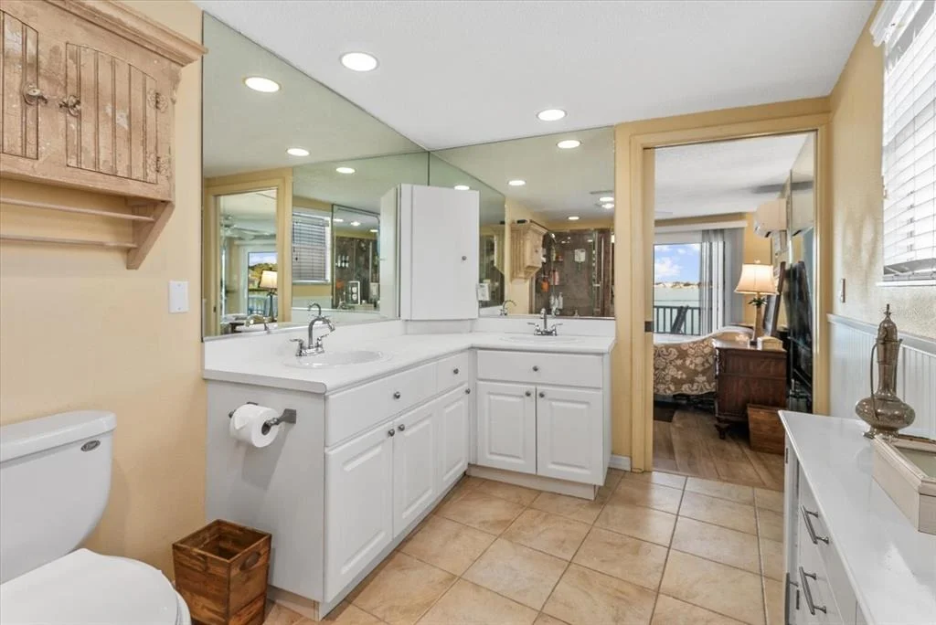 Photo of 33 N STARBOARD DRIVE