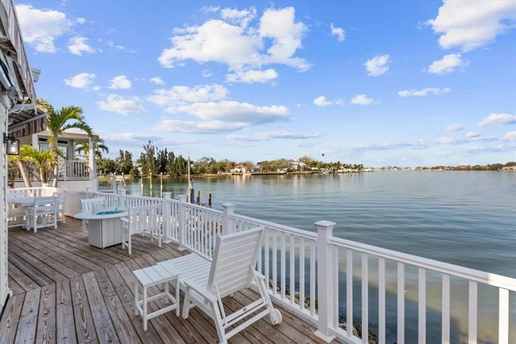 Photo of 33 N STARBOARD DRIVE