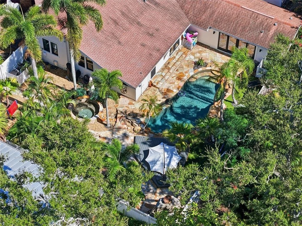 Photo of 517 AVERY AVENUE