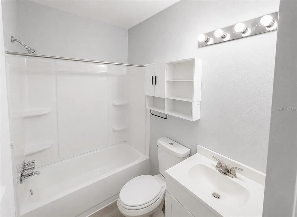 Photo of 415 AVENUE E SE