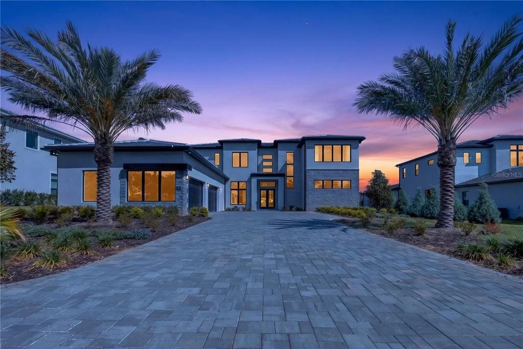 Photo of 16044 PENDIO DRIVE