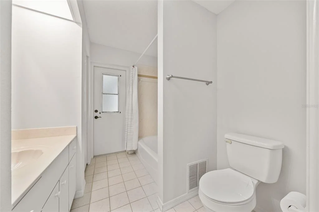Photo of 555 PARK ESTATES SQUARE