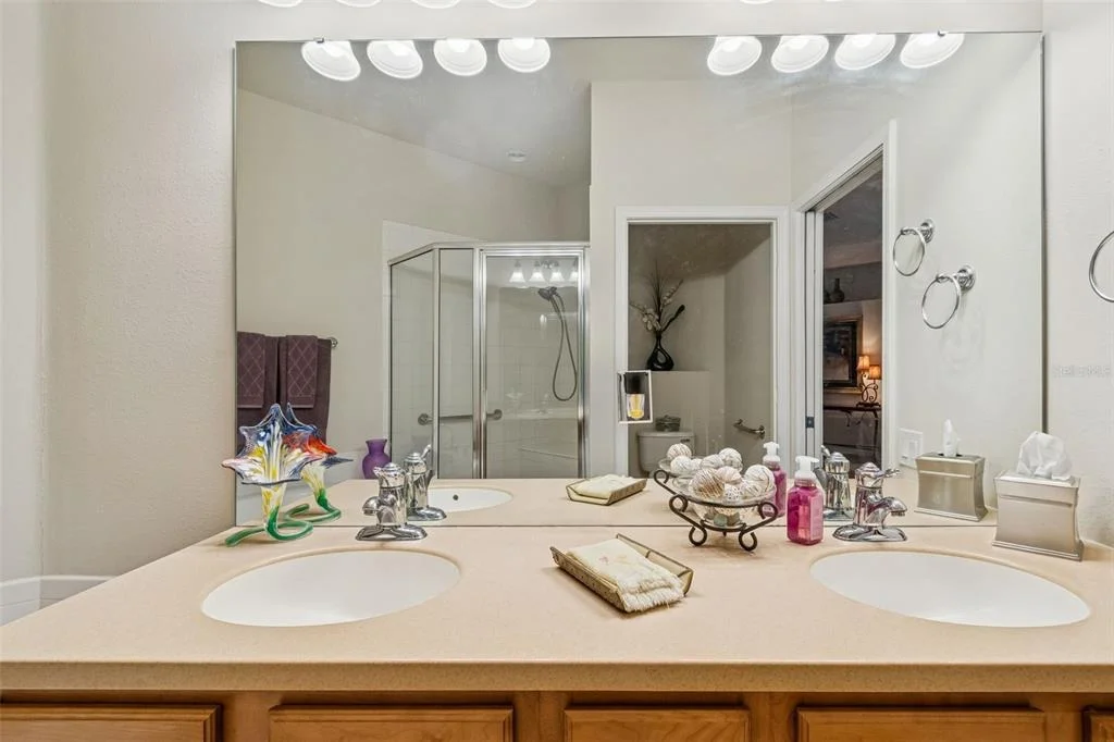 Photo of 894 LANTERN WAY