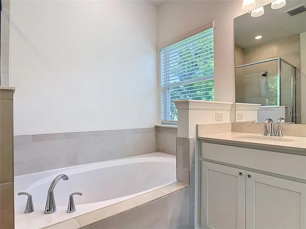 Photo of 2183 RAGLAN CIRCLE