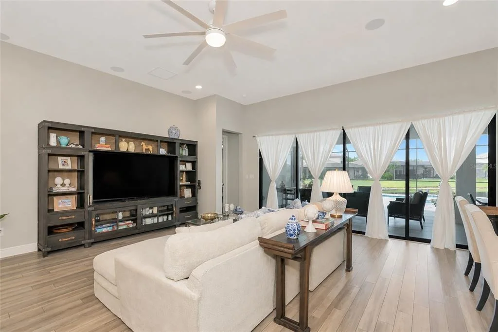 Photo of 9211 ISABELLA CIRCLE
