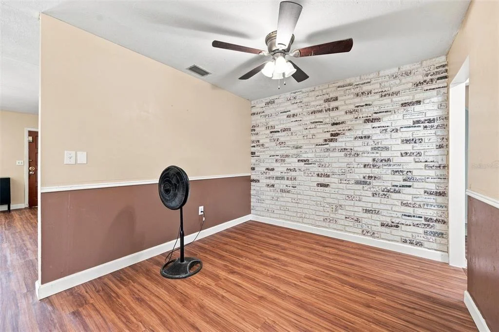 Photo of 352 LAKE ROAD