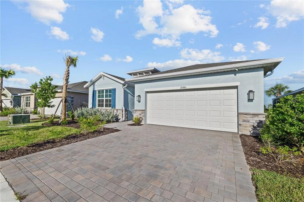 Photo of 17740 SHADE TREE LOOP