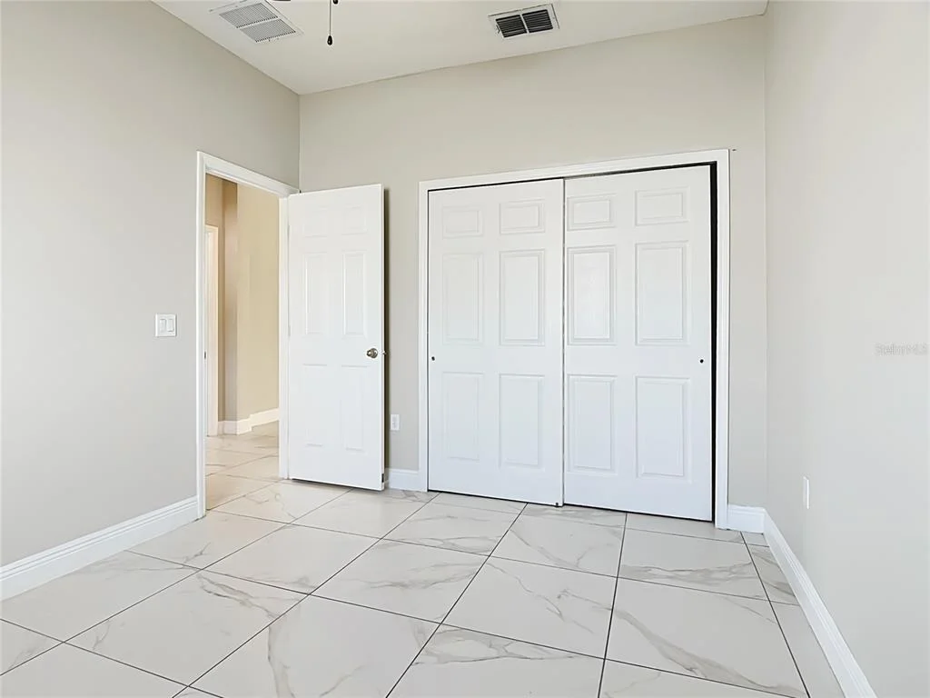 Photo of 106 OAK CIRCLE