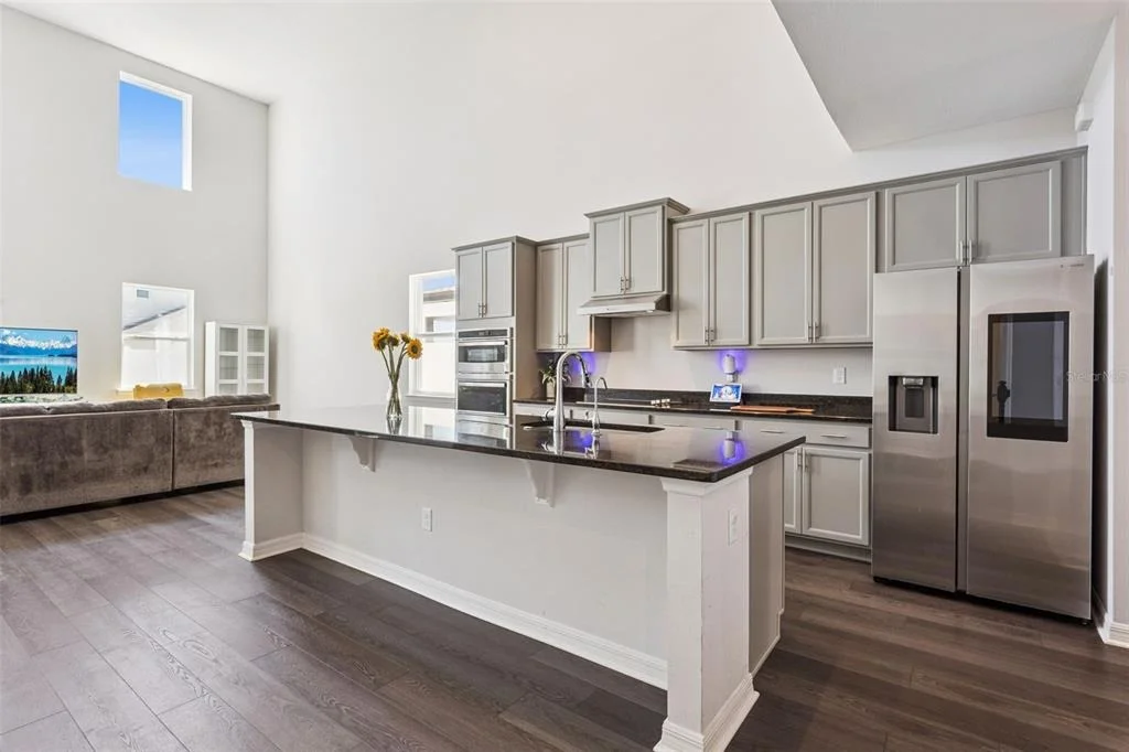 Photo of 1111 LONE PALM WAY
