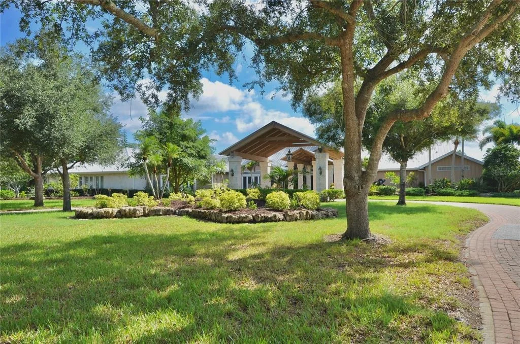 Photo of 630 N RIVER ROAD