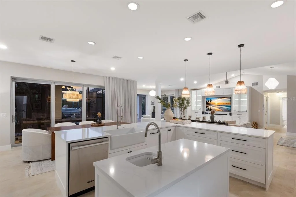 Photo of 238 ISLAND CIRCLE