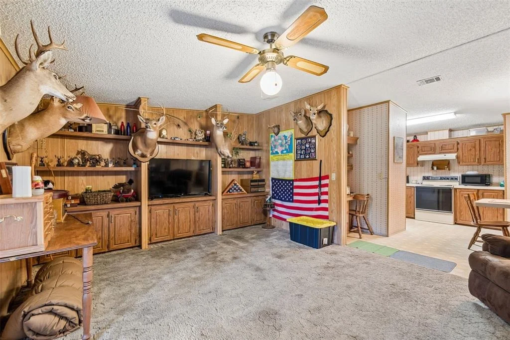Photo of 6325 OAKVIEW LANE