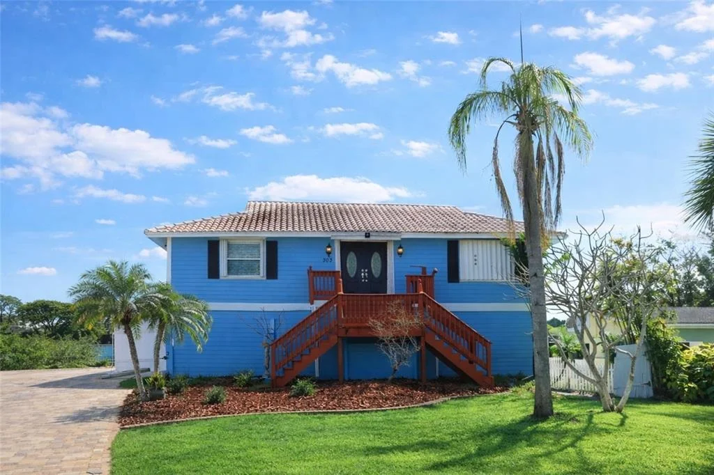 Photo of 303 LAGOON DRIVE