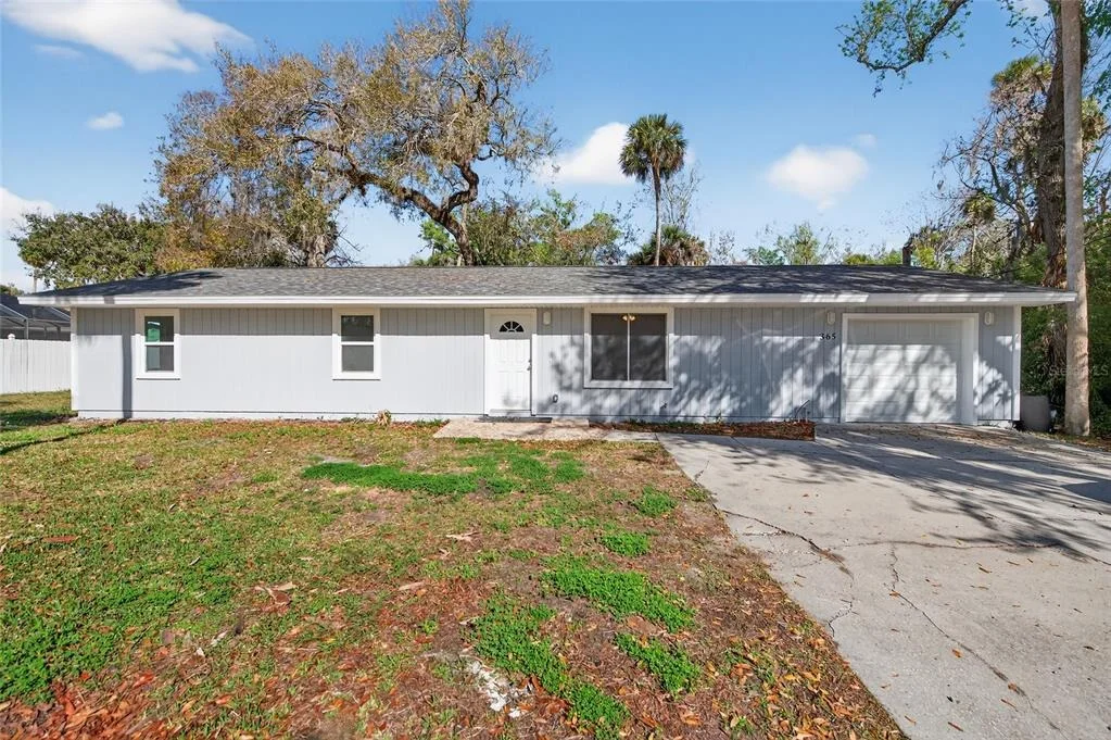 Photo of 365 HAND AVENUE