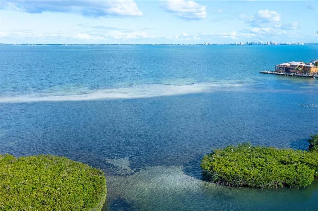 Photo of 560 HARBOR POINT ROAD