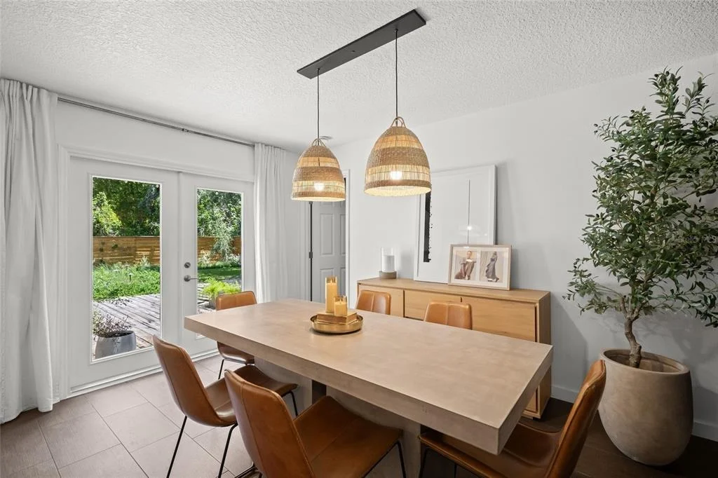 Photo of 319 BEARDED OAKS CIRCLE