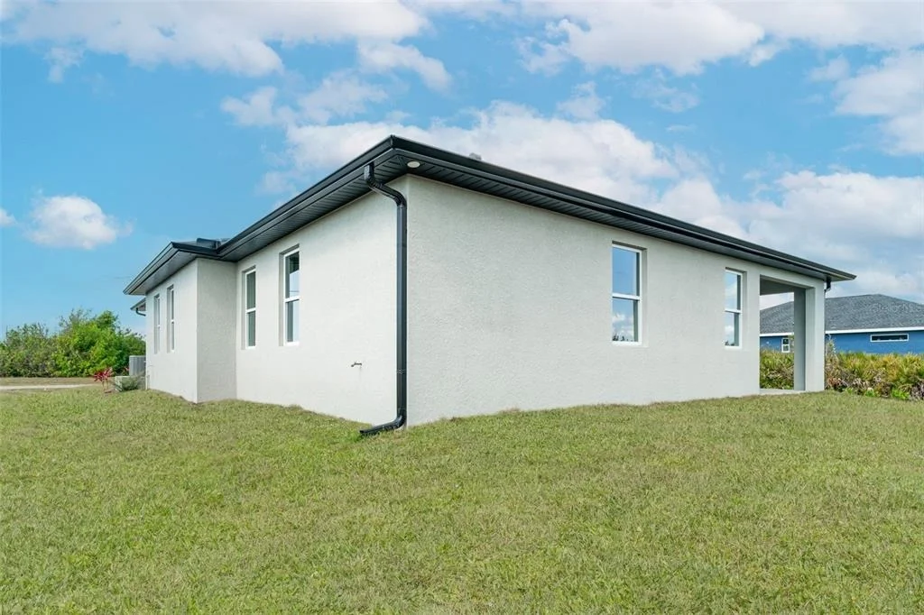 Photo of 384 BAYTREE DRIVE