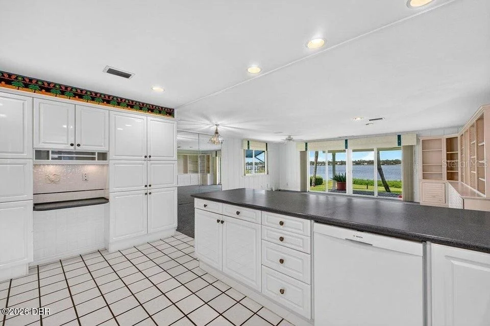 Photo of 448 RIVERSIDE DRIVE