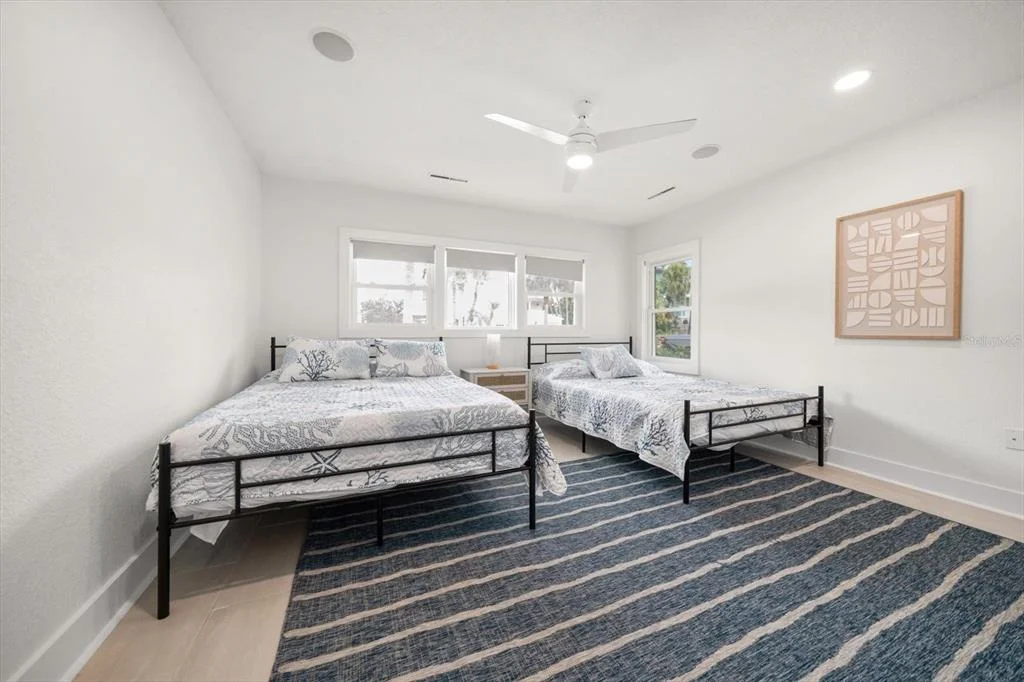 Photo of 1018 BAY ESPLANADE